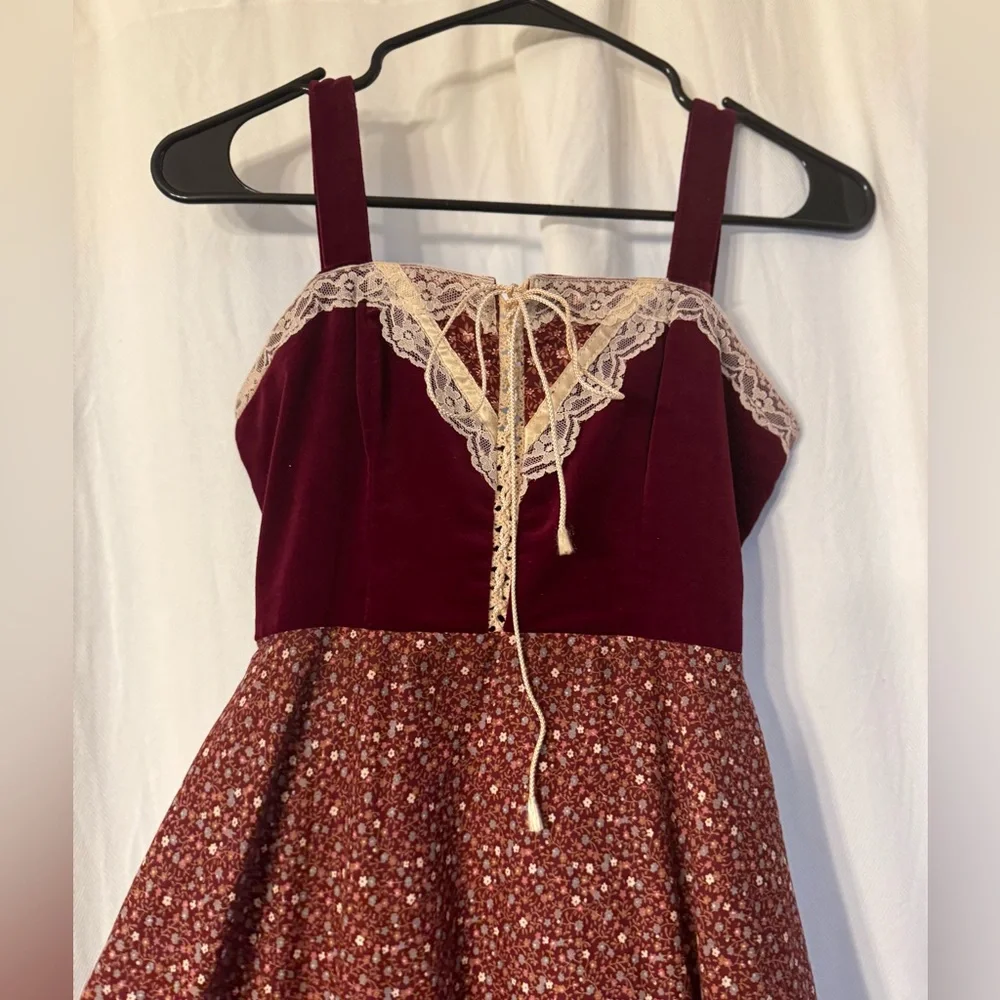 Vintage Gunne Sax Dress Size 7 - Picture 2 of 6